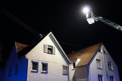 Kirchheim-Oetlingen: Brand des Dachstaenders eines Einfamilienhauses